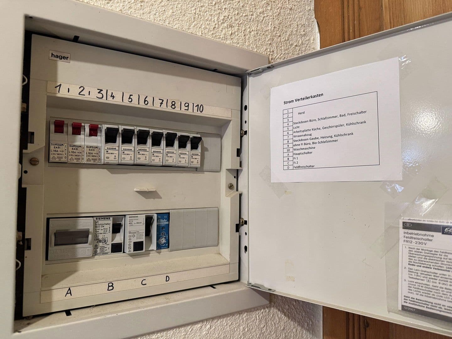 Prodej domu 300 m², pozemek 1.752 m², Ronnenberg, Dolní Sasko Prodej domu 300 m², pozemek 1.752 m², Ronnenberg, Dolní Sasko
