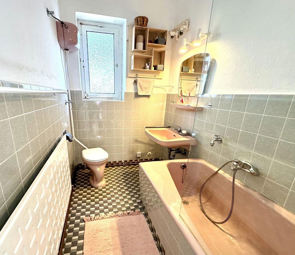 Prodej domu 300 m², pozemek 1.752 m², Ronnenberg, Dolní Sasko Prodej domu 300 m², pozemek 1.752 m², Ronnenberg, Dolní Sasko