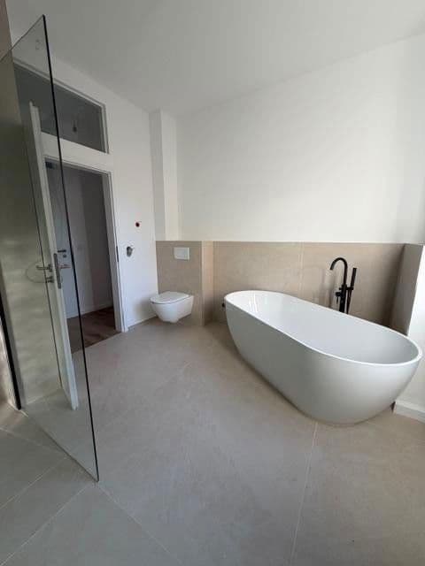 Prodej bytu 5+1 120 m², Am Silberberg, Mauer, Bádensko-Württembersko Prodej bytu 5+1 120 m², Am Silberberg, Mauer, Bádensko-Württembersko