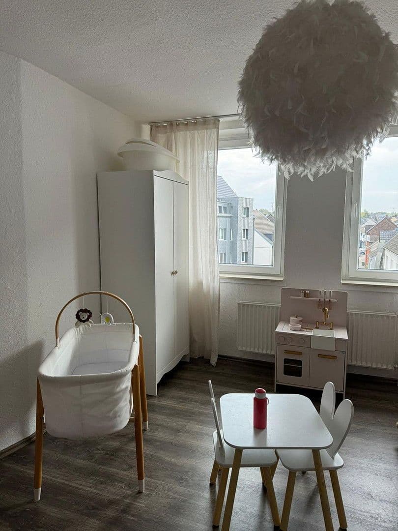 Pronájem bytu 3+1 77 m², Postweg 29, Oberhausen, Severní Porýní-Vestfálsko Pronájem bytu 3+1 77 m², Postweg 29, Oberhausen, Severní Porýní-Vestfálsko