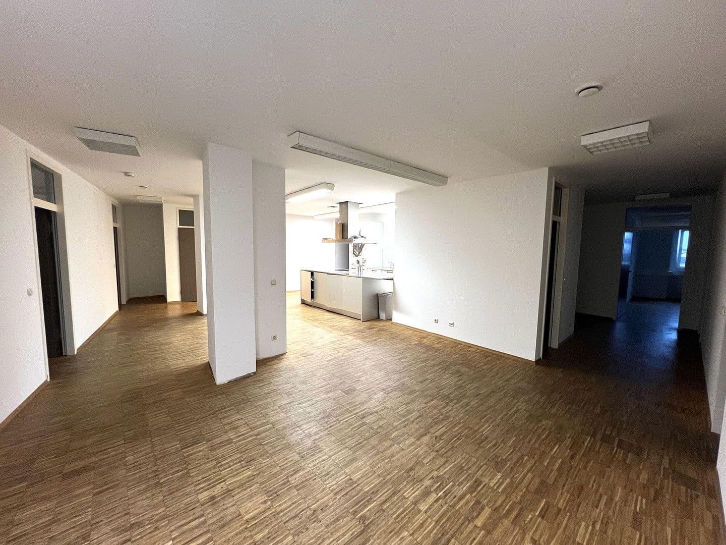 Pronájem kanceláře 260 m², Maximilianstrasse 66, Bayreuth, Bavorsko Pronájem kanceláře 260 m², Maximilianstrasse 66, Bayreuth, Bavorsko