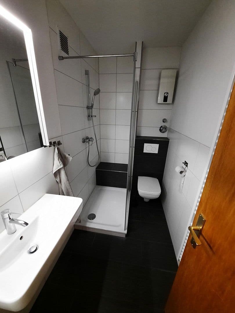 Pronájem bytu 1+1 33 m², Seeheim-Jugenheim, Hessen Pronájem bytu 1+1 33 m², Seeheim-Jugenheim, Hessen