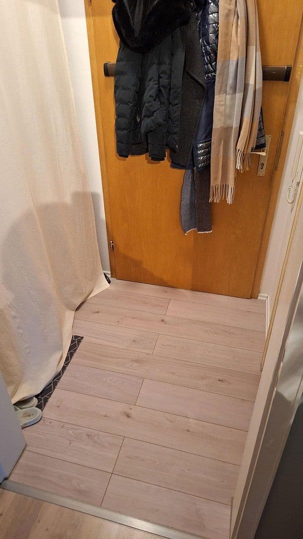 Pronájem bytu 1+1 33 m², Seeheim-Jugenheim, Hessen Pronájem bytu 1+1 33 m², Seeheim-Jugenheim, Hessen