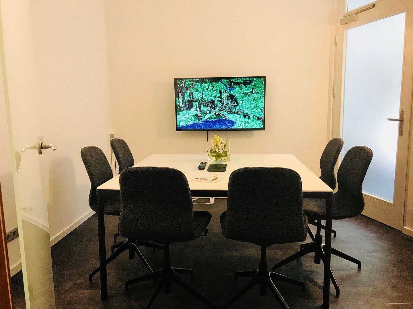 Pronájem kanceláře 14 m², Giesensdorfer Str. 29, BERLIN, Berlín Pronájem kanceláře 14 m², Giesensdorfer Str. 29, BERLIN, Berlín