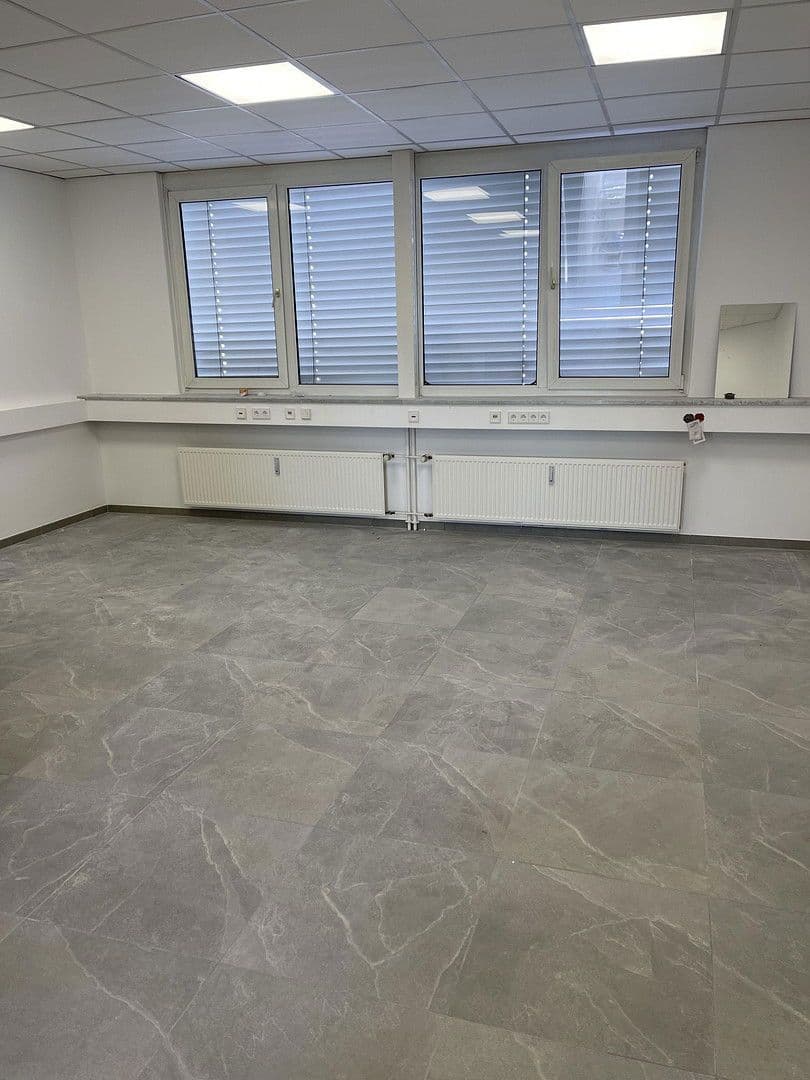 Pronájem kanceláře 395 m², Englmannstraße 2, München, Bavorsko Pronájem kanceláře 395 m², Englmannstraße 2, München, Bavorsko