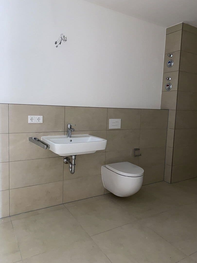 Pronájem bytu 2+kk 65 m², Neuburg an der Donau, Bavorsko Pronájem bytu 2+kk 65 m², Neuburg an der Donau, Bavorsko