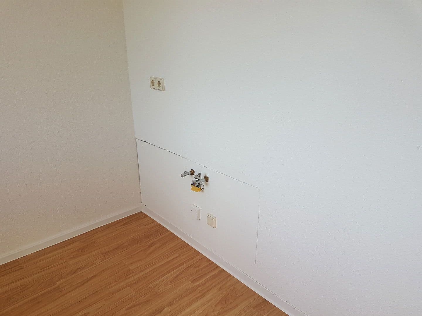 Pronájem bytu 3+1 64 m², Otto - Dix - Ring, Dresden, Sasko Pronájem bytu 3+1 64 m², Otto - Dix - Ring, Dresden, Sasko