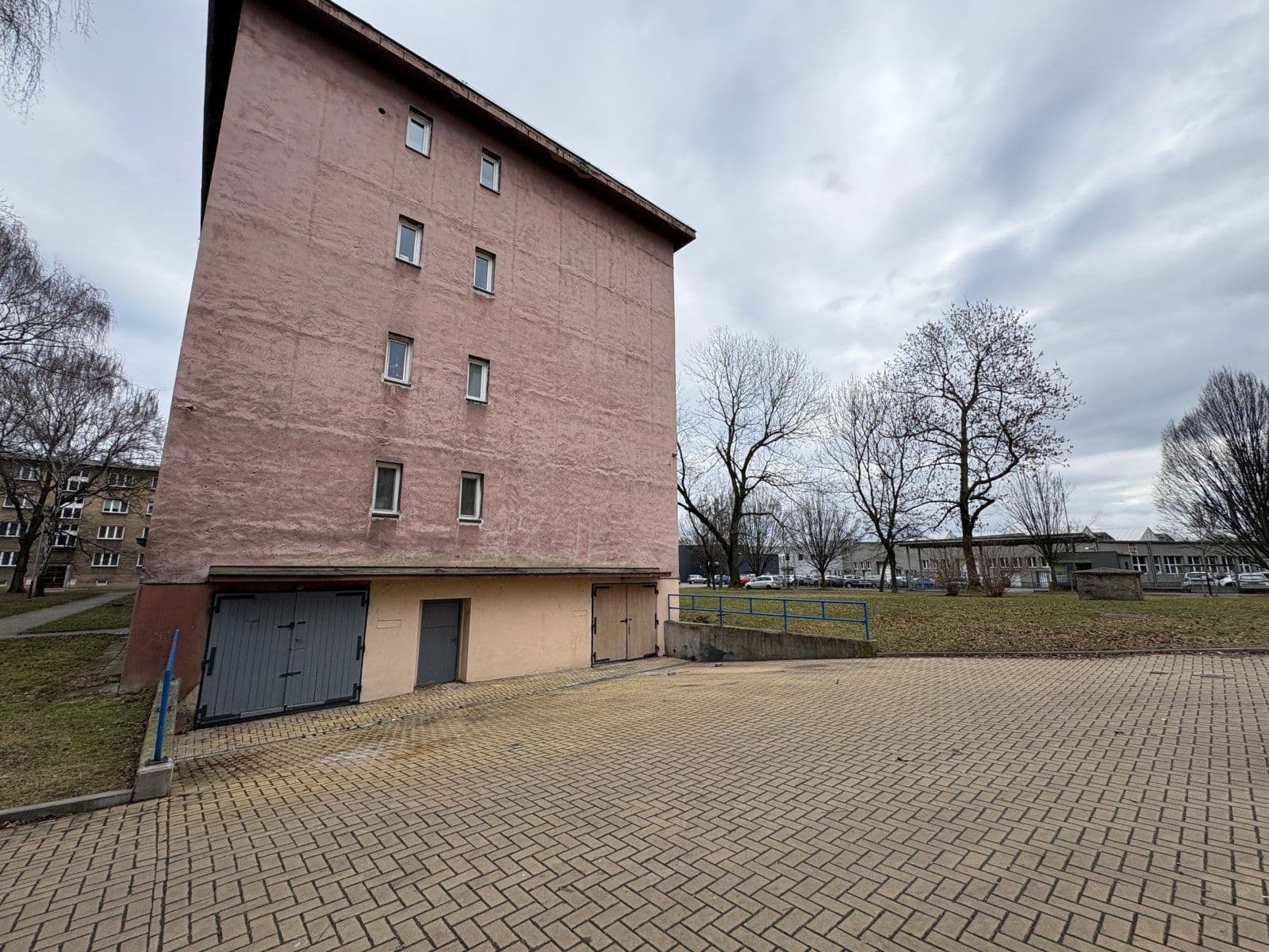 Pronájem garáže 23 m², náměstí Jiřího Myrona, Ostrava, Moravskoslezský kraj Pronájem garáže 23 m², náměstí Jiřího Myrona, Ostrava, Moravskoslezský kraj
