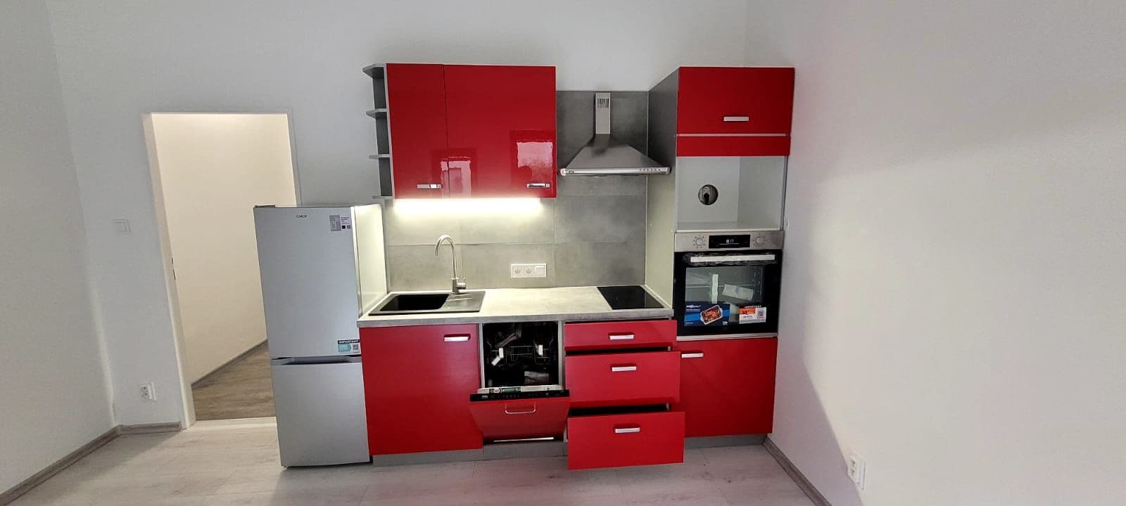 Pronájem bytu 1+kk 28 m², Školská, Hostivice, Středočeský kraj Pronájem bytu 1+kk 28 m², Školská, Hostivice, Středočeský kraj