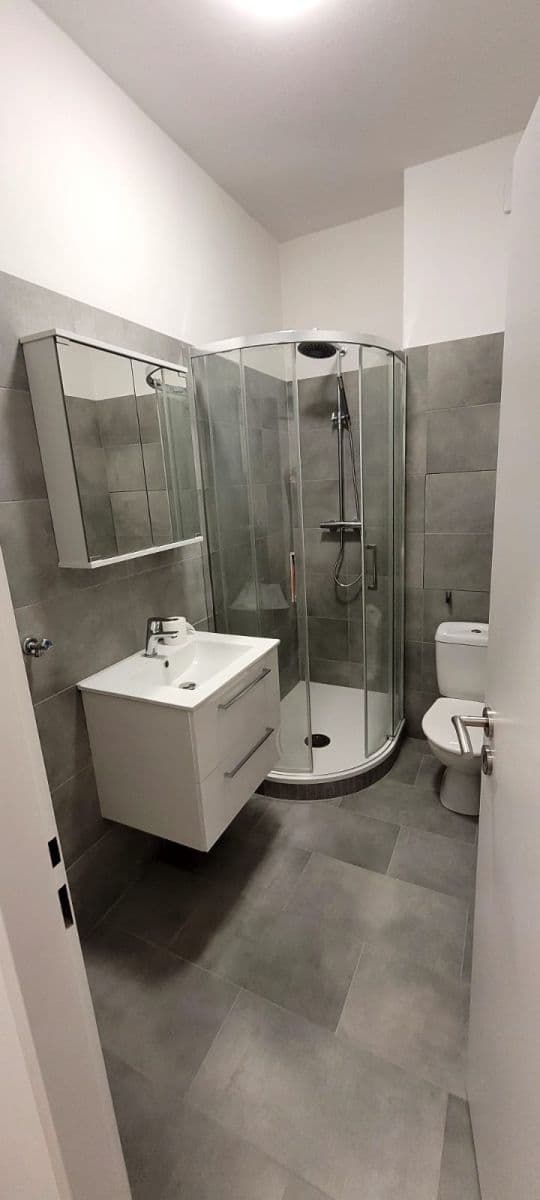 Pronájem bytu 1+kk 28 m², Školská, Hostivice, Středočeský kraj Pronájem bytu 1+kk 28 m², Školská, Hostivice, Středočeský kraj