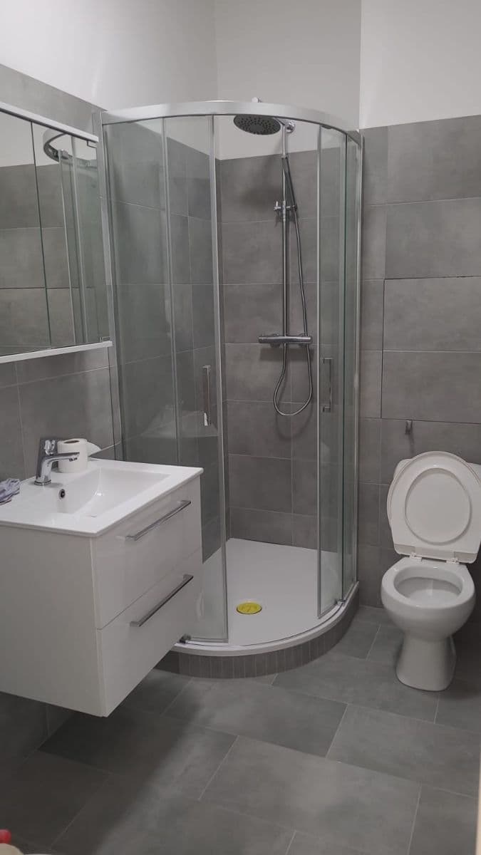 Pronájem bytu 1+kk 28 m², Školská, Hostivice, Středočeský kraj Pronájem bytu 1+kk 28 m², Školská, Hostivice, Středočeský kraj