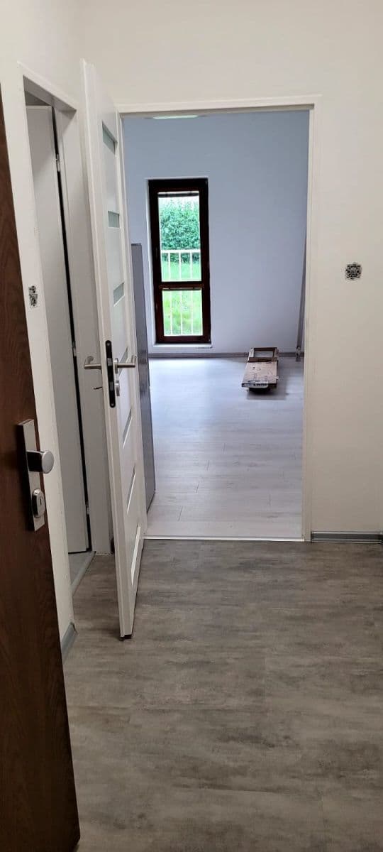 Pronájem bytu 1+kk 28 m², Školská, Hostivice, Středočeský kraj Pronájem bytu 1+kk 28 m², Školská, Hostivice, Středočeský kraj