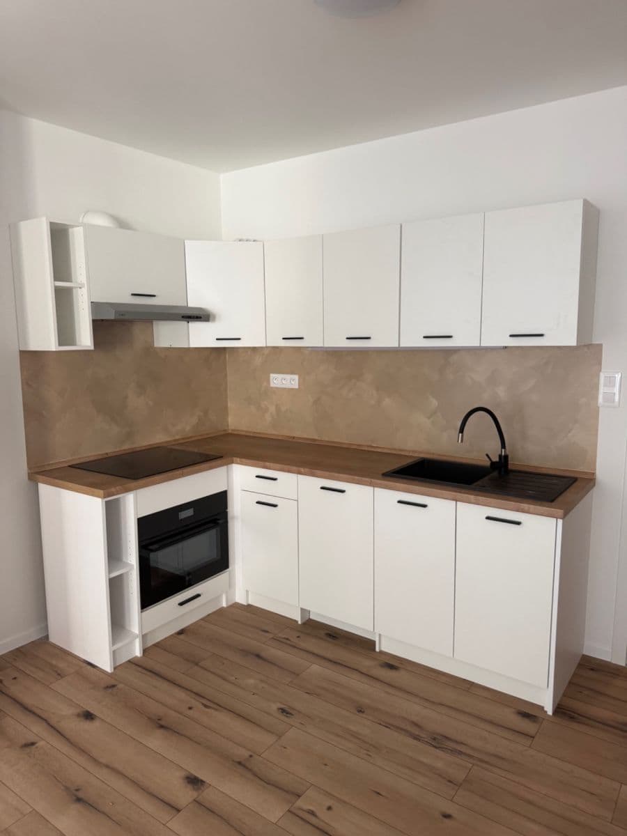 Pronájem bytu 2+kk 50 m², Blatného, Brno, Jihomoravský kraj Pronájem bytu 2+kk 50 m², Blatného, Brno, Jihomoravský kraj