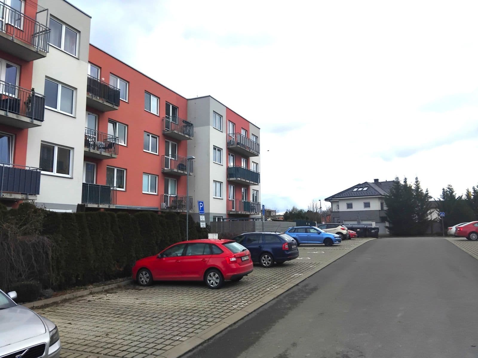 Prodej bytu 2+kk 63 m², Na Okruhu, Jesenice, Středočeský kraj Prodej bytu 2+kk 63 m², Na Okruhu, Jesenice, Středočeský kraj