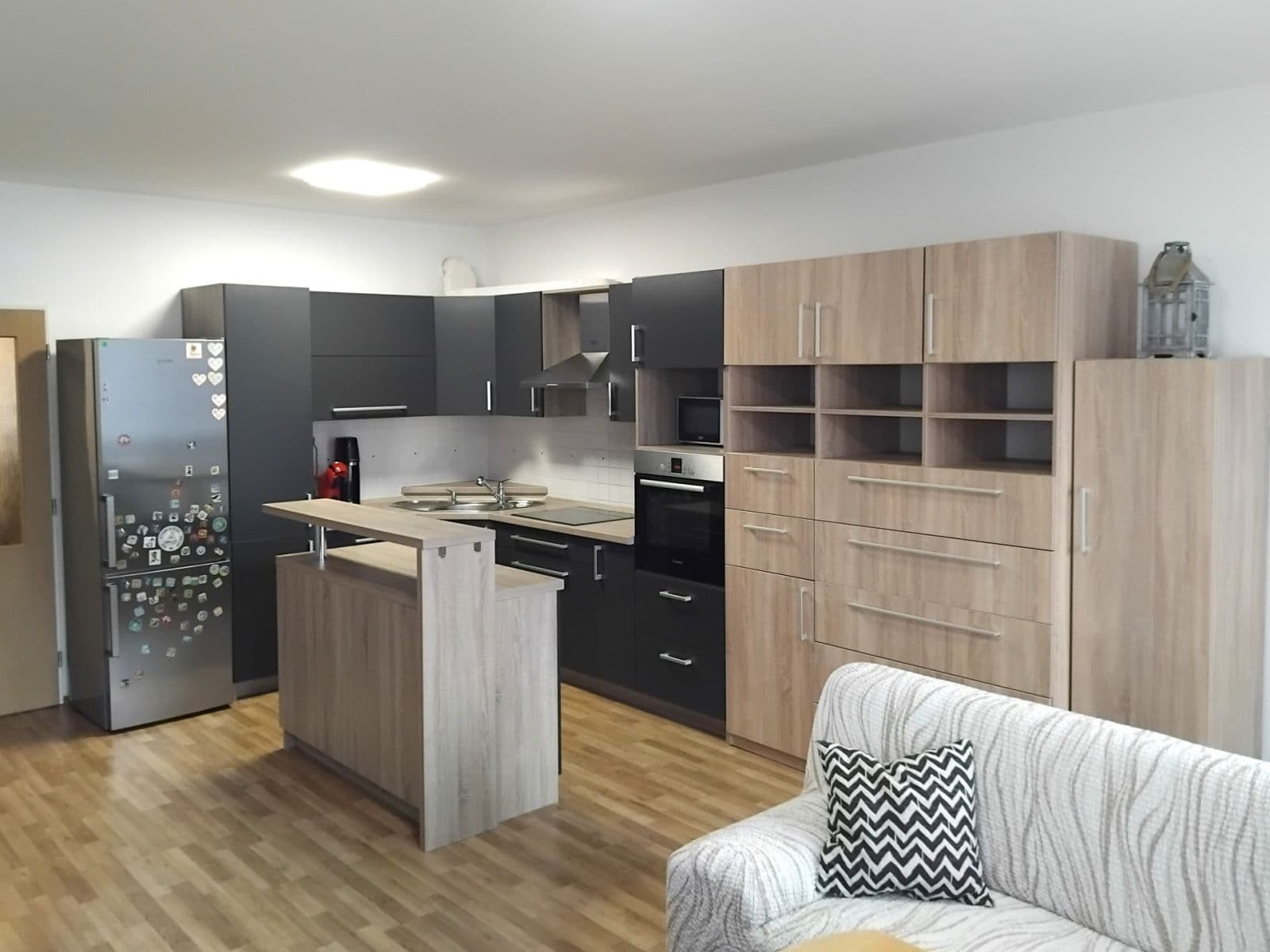 Prodej bytu 2+kk 63 m², Na Okruhu, Jesenice, Středočeský kraj Prodej bytu 2+kk 63 m², Na Okruhu, Jesenice, Středočeský kraj