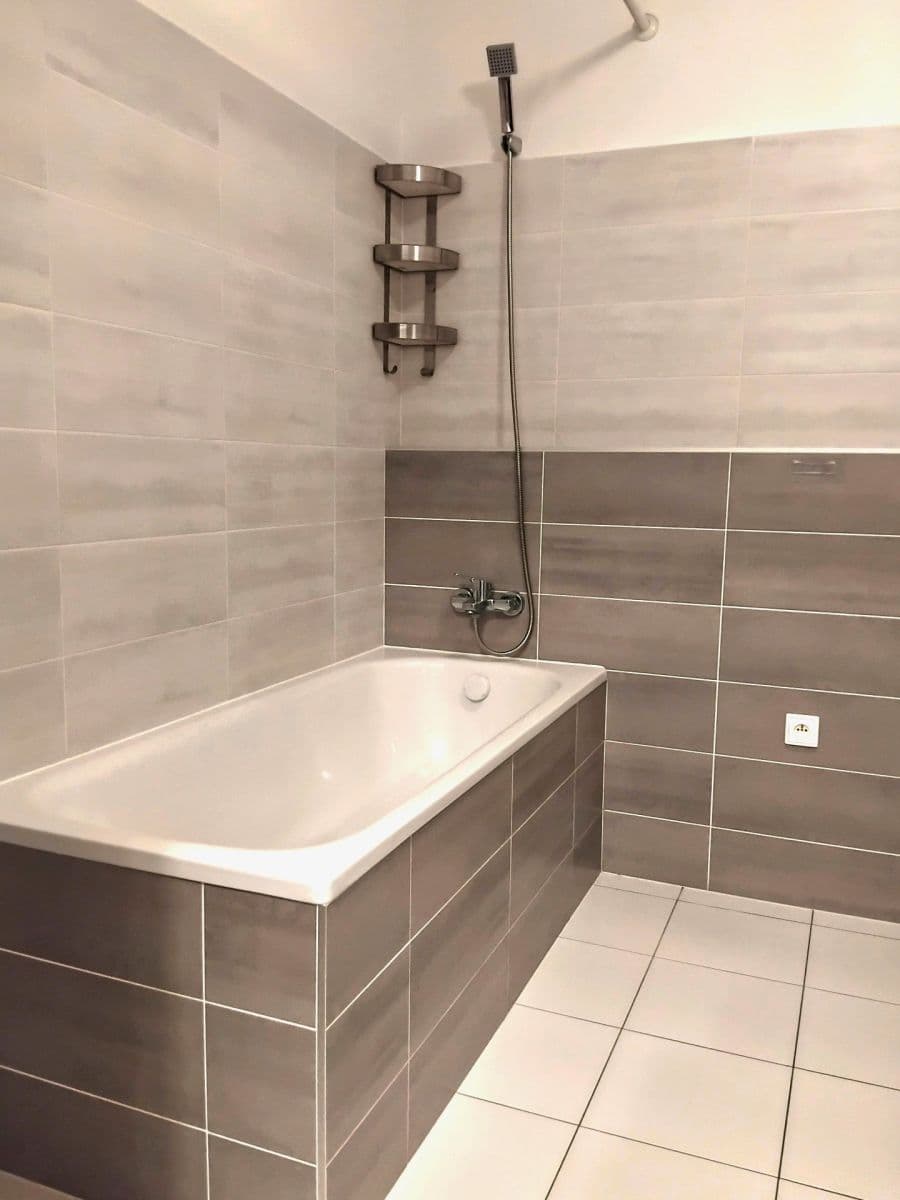 Prodej bytu 2+kk 63 m², Na Okruhu, Jesenice, Středočeský kraj Prodej bytu 2+kk 63 m², Na Okruhu, Jesenice, Středočeský kraj