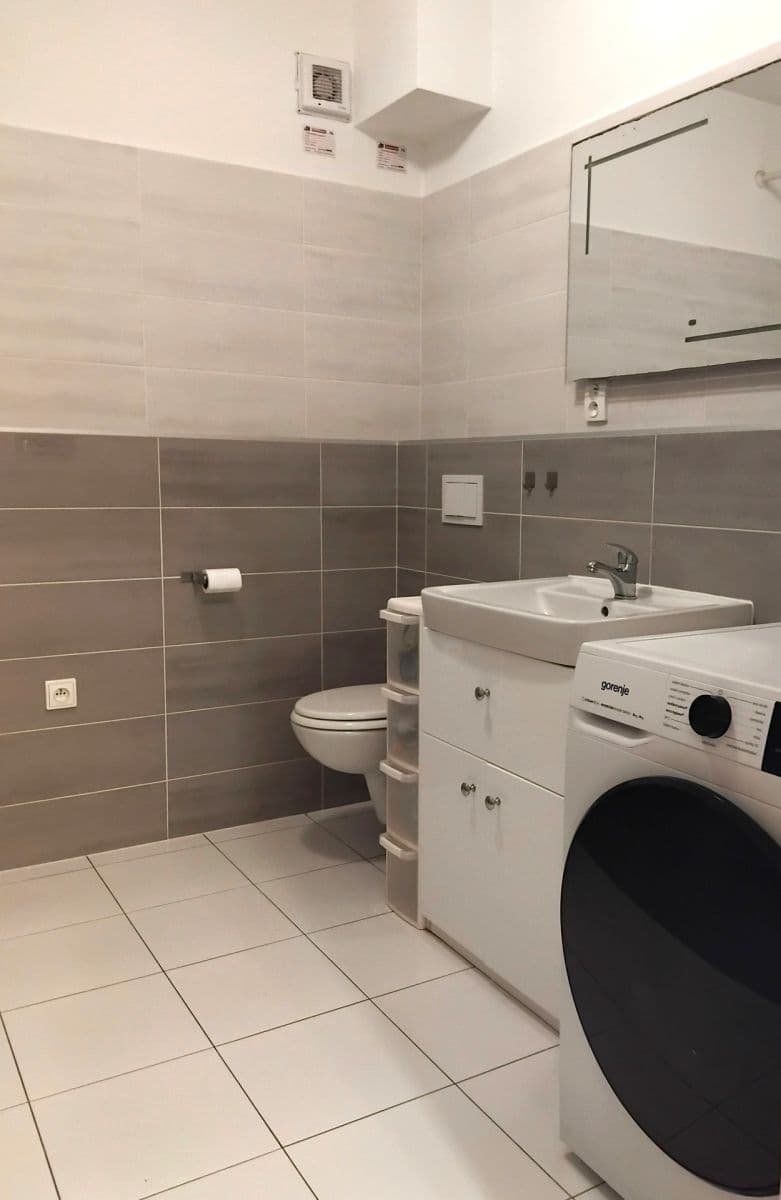 Prodej bytu 2+kk 63 m², Na Okruhu, Jesenice, Středočeský kraj Prodej bytu 2+kk 63 m², Na Okruhu, Jesenice, Středočeský kraj