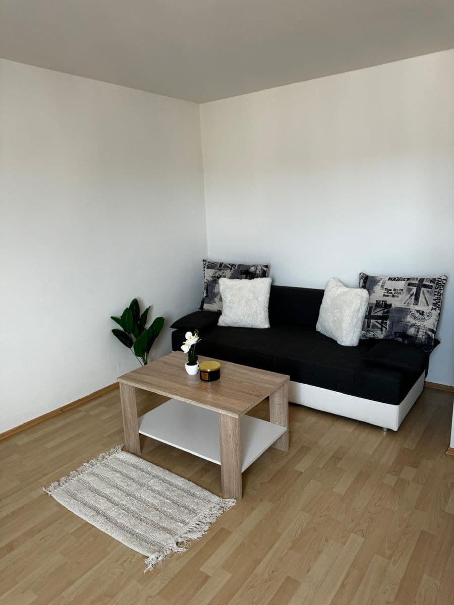 Pronájem bytu 2+kk 48 m², Rubešova, Benešov, Středočeský kraj Pronájem bytu 2+kk 48 m², Rubešova, Benešov, Středočeský kraj