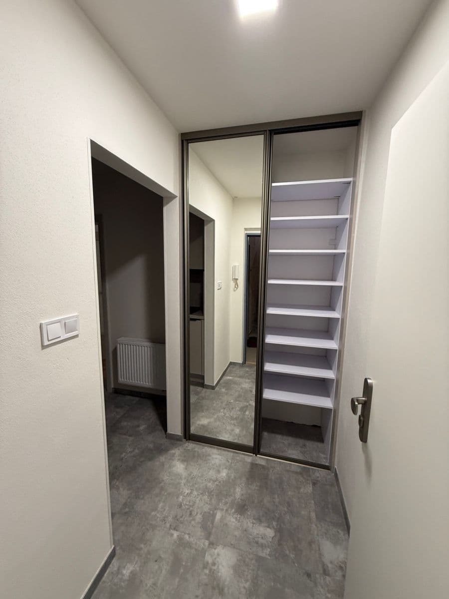Pronájem bytu 2+kk 63 m², Schnirchova, Praha, Praha Pronájem bytu 2+kk 63 m², Schnirchova, Praha, Praha
