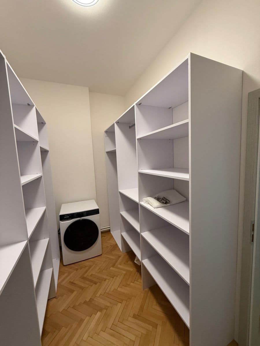 Pronájem bytu 2+kk 63 m², Schnirchova, Praha, Praha Pronájem bytu 2+kk 63 m², Schnirchova, Praha, Praha