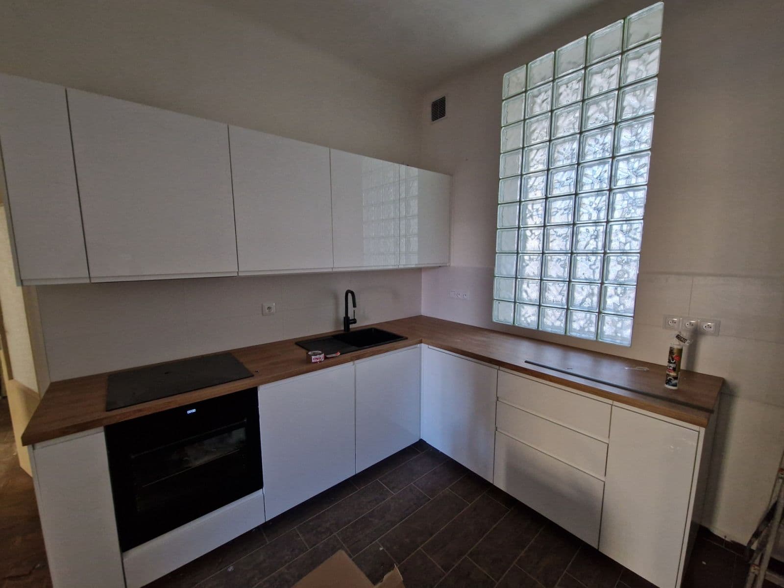 Pronájem bytu 3+1 89 m², Merhautova, Brno, Jihomoravský kraj Pronájem bytu 3+1 89 m², Merhautova, Brno, Jihomoravský kraj