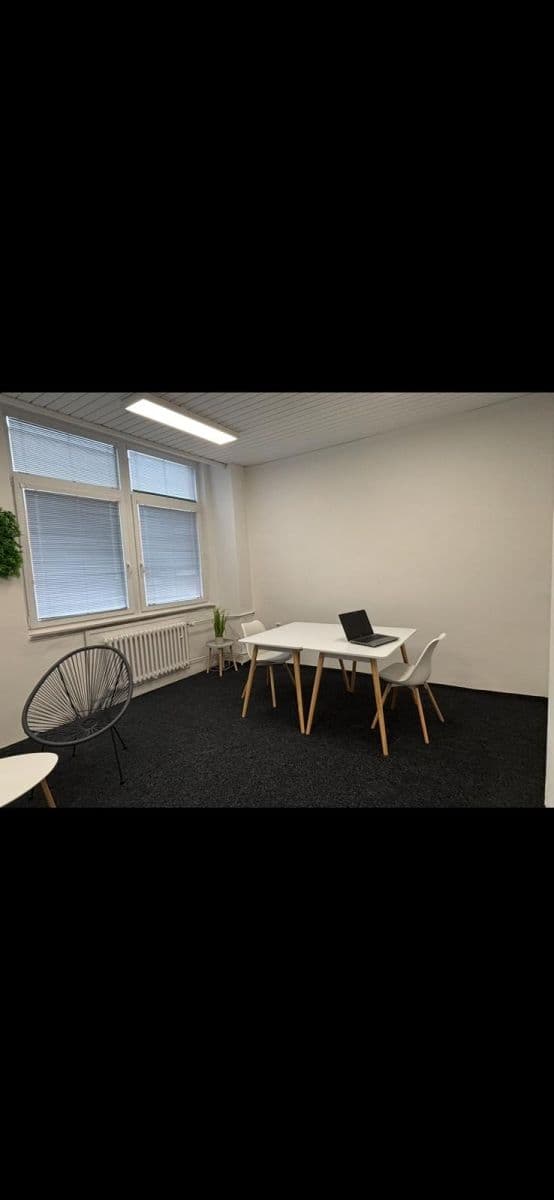 Pronájem kanceláře 24 m², Nábřeží, Zlín, Zlínský kraj Pronájem kanceláře 24 m², Nábřeží, Zlín, Zlínský kraj