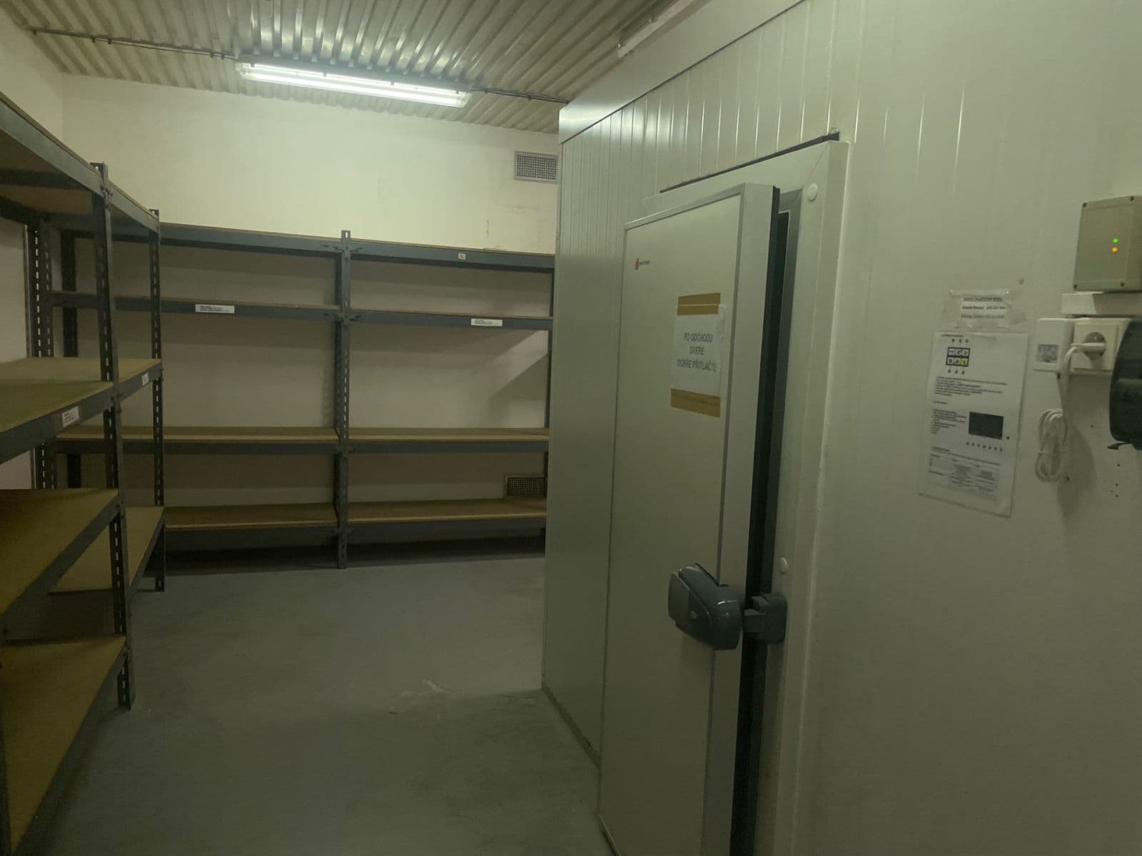 Pronájem nebytového prostoru 140 m², U Zeměpisného ústavu, Praha, Praha Pronájem nebytového prostoru 140 m², U Zeměpisného ústavu, Praha, Praha