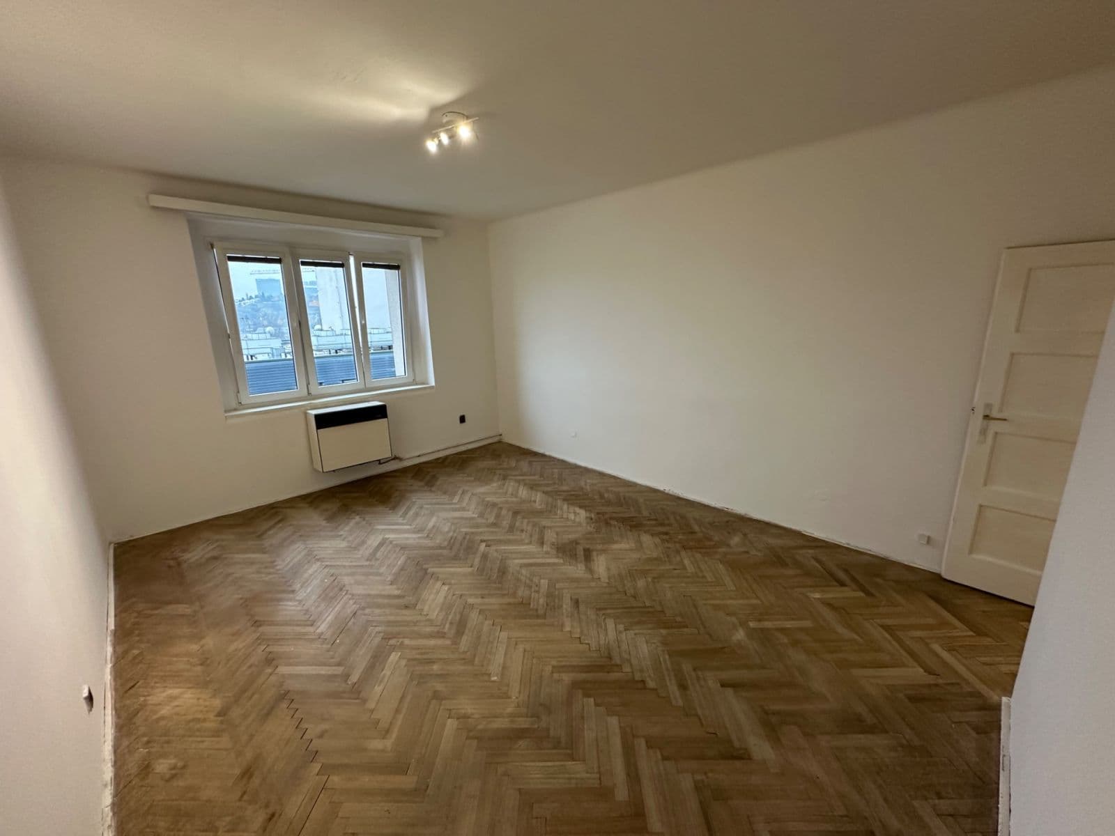 Pronájem bytu 2+kk 48 m², Křížová, Praha, Praha Pronájem bytu 2+kk 48 m², Křížová, Praha, Praha