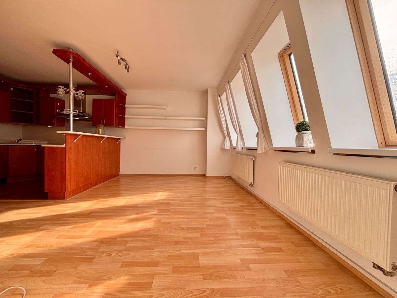 Pronájem bytu 3+kk 64 m², Handkeho, Olomouc, Olomoucký kraj Pronájem bytu 3+kk 64 m², Handkeho, Olomouc, Olomoucký kraj