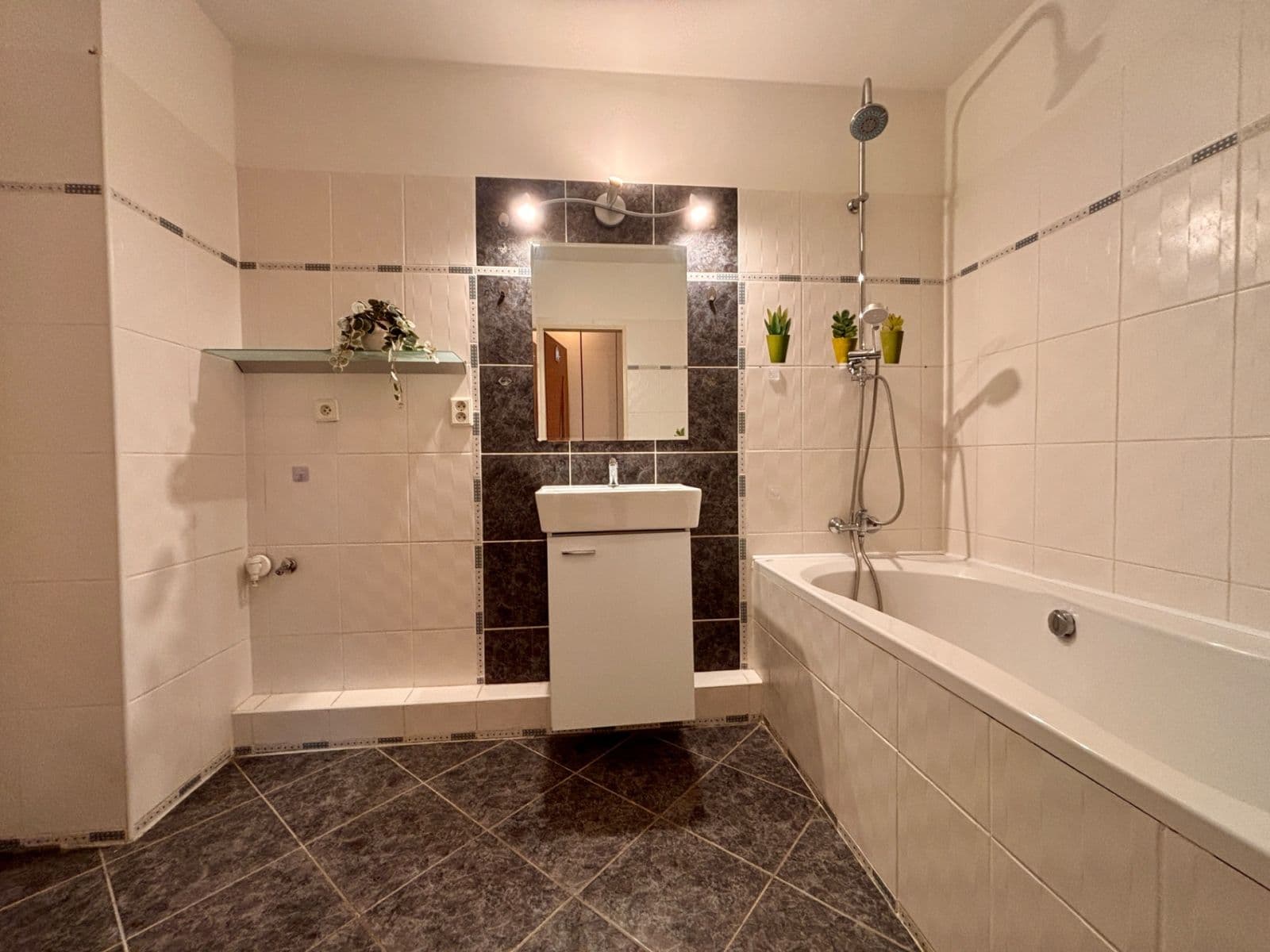 Pronájem bytu 3+kk 64 m², Handkeho, Olomouc, Olomoucký kraj Pronájem bytu 3+kk 64 m², Handkeho, Olomouc, Olomoucký kraj