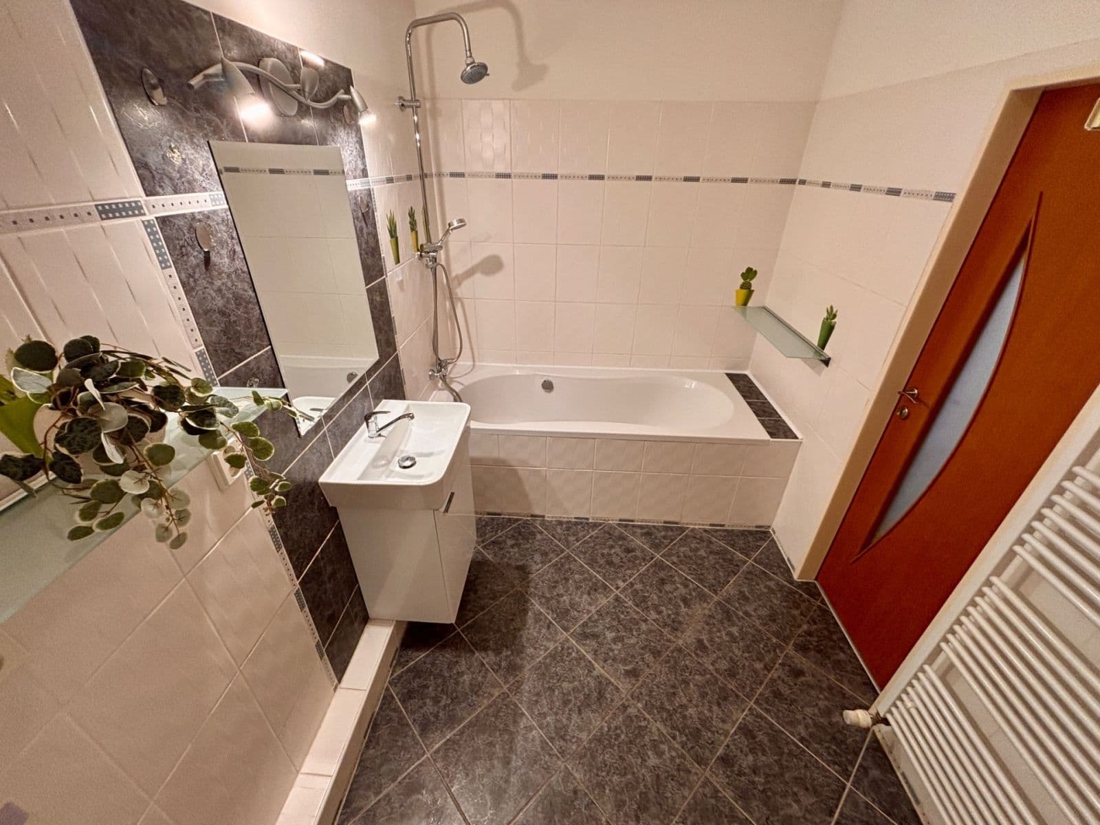 Pronájem bytu 3+kk 64 m², Handkeho, Olomouc, Olomoucký kraj Pronájem bytu 3+kk 64 m², Handkeho, Olomouc, Olomoucký kraj