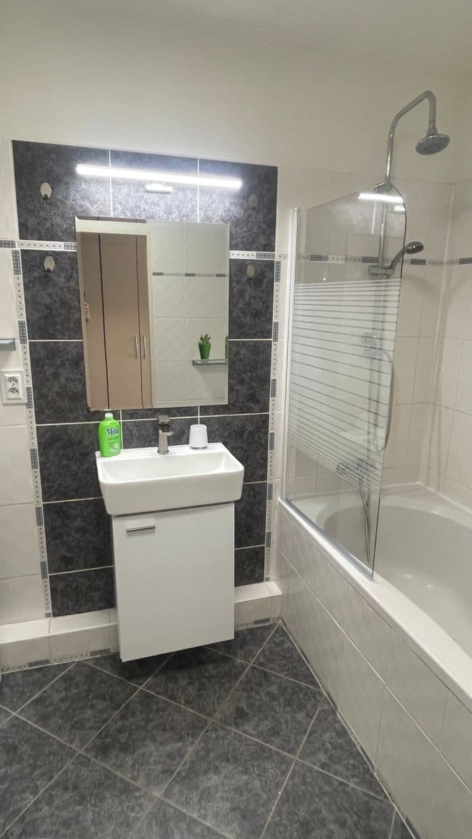 Pronájem bytu 3+kk 64 m², Handkeho, Olomouc, Olomoucký kraj Pronájem bytu 3+kk 64 m², Handkeho, Olomouc, Olomoucký kraj