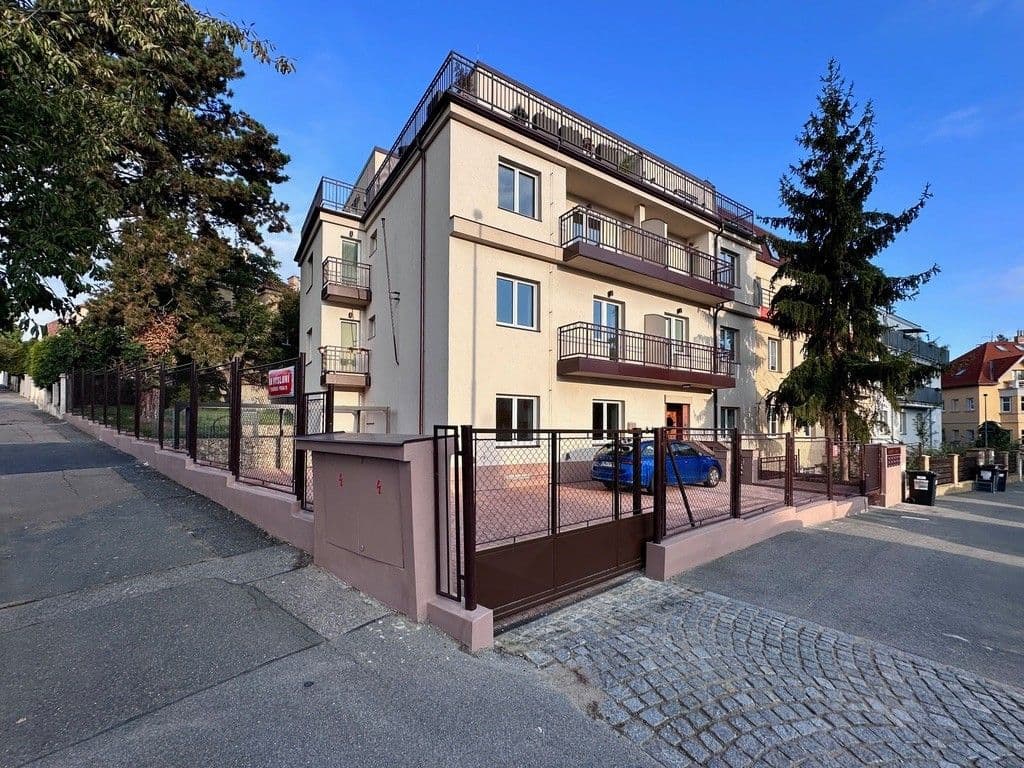Prodej nebytového prostoru 35 m², Ve Stínu, Praha, Praha Prodej nebytového prostoru 35 m², Ve Stínu, Praha, Praha