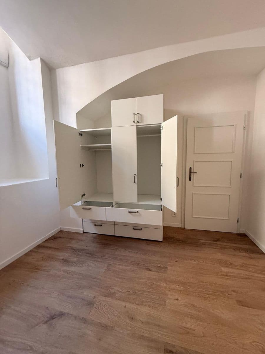 Pronájem bytu 2+kk 44 m², Chlumova, Praha, Praha Pronájem bytu 2+kk 44 m², Chlumova, Praha, Praha