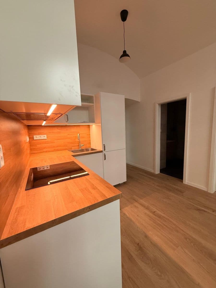 Pronájem bytu 2+kk 44 m², Chlumova, Praha, Praha Pronájem bytu 2+kk 44 m², Chlumova, Praha, Praha