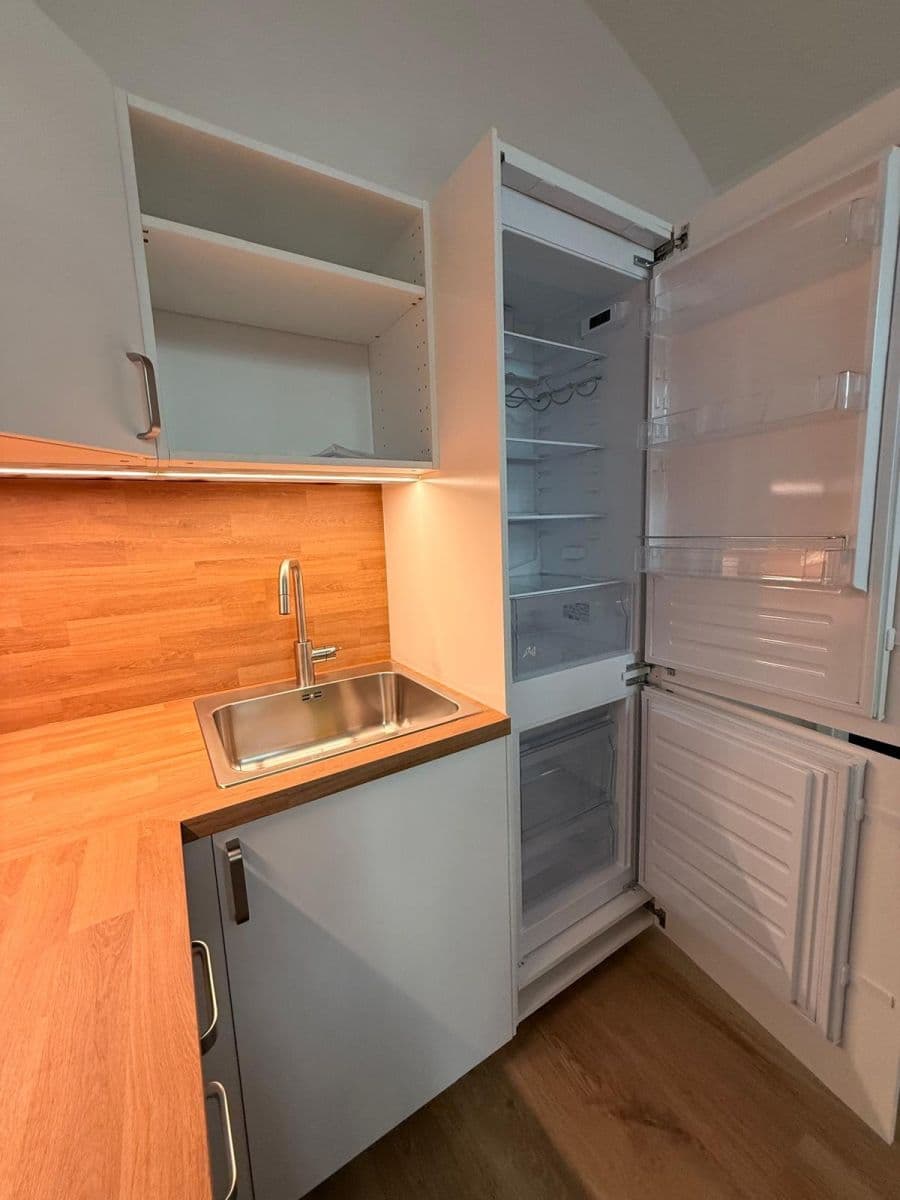 Pronájem bytu 2+kk 44 m², Chlumova, Praha, Praha Pronájem bytu 2+kk 44 m², Chlumova, Praha, Praha