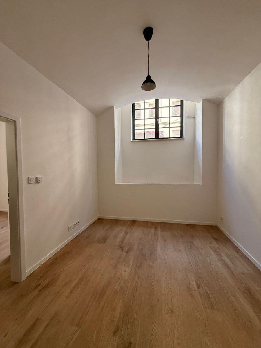 Pronájem bytu 2+kk 44 m², Chlumova, Praha, Praha Pronájem bytu 2+kk 44 m², Chlumova, Praha, Praha