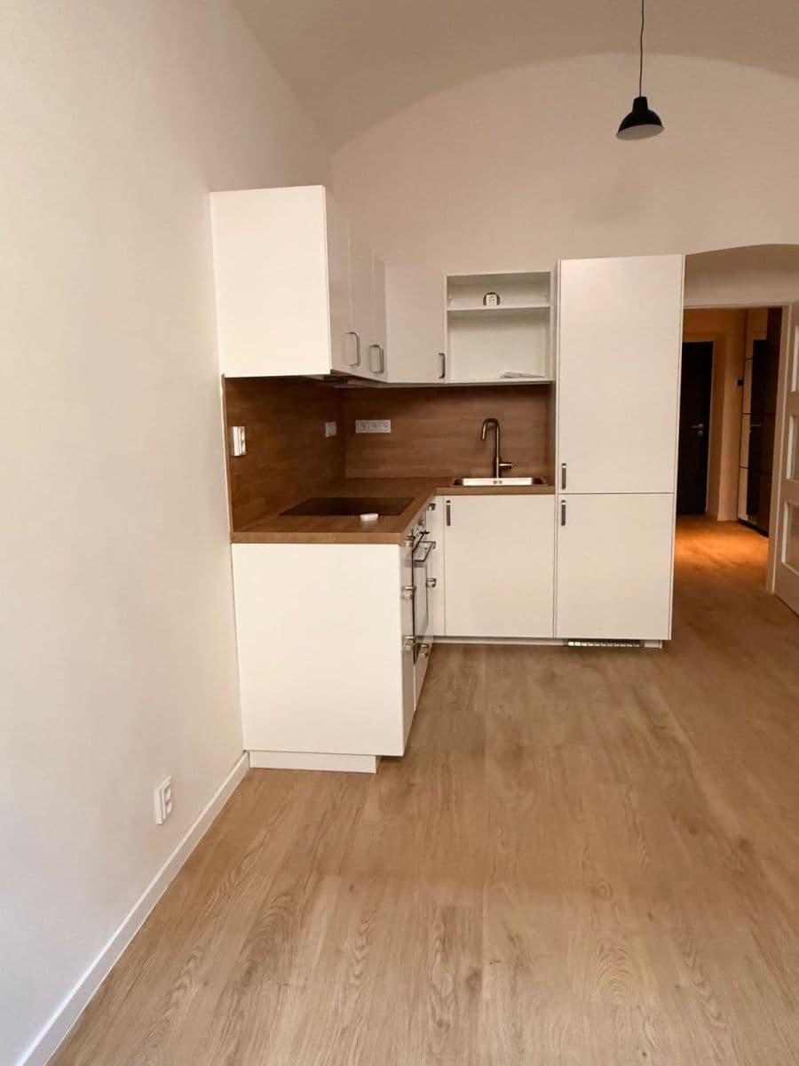 Pronájem bytu 2+kk 44 m², Chlumova, Praha, Praha Pronájem bytu 2+kk 44 m², Chlumova, Praha, Praha