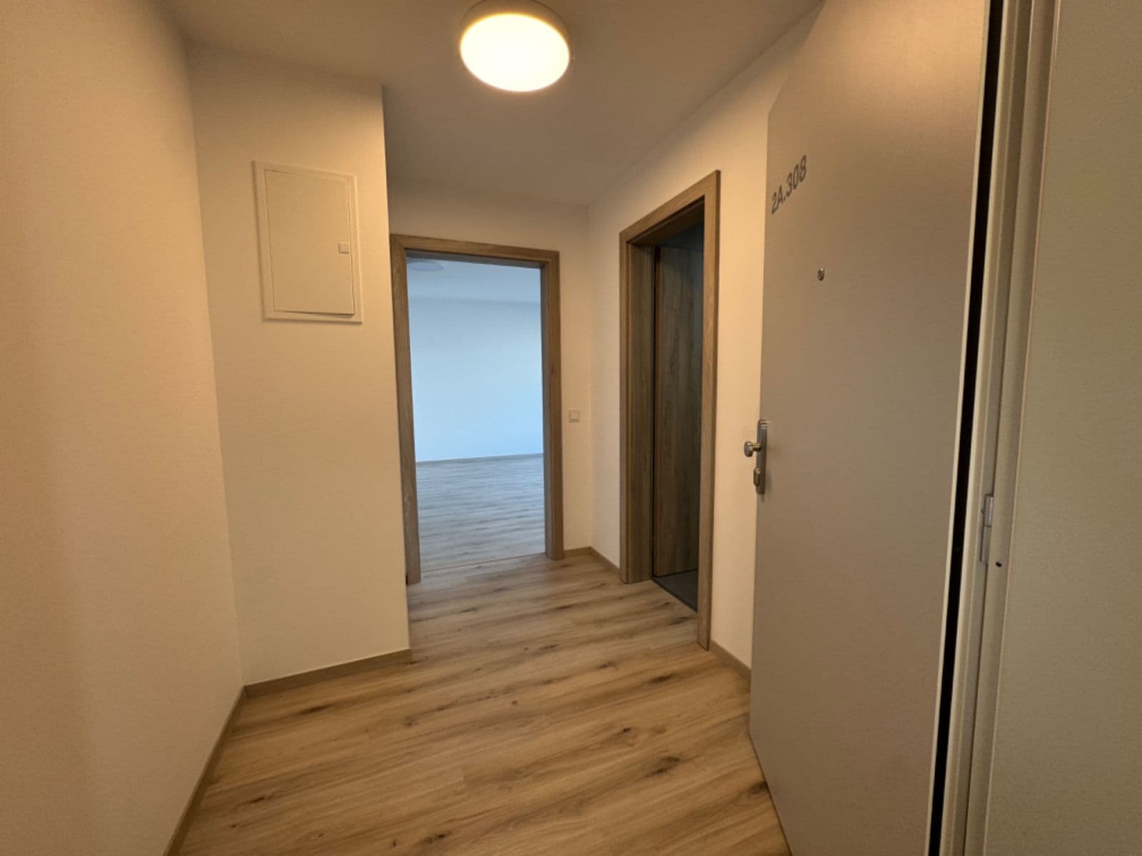 Pronájem bytu 1+kk 35 m², Tupolevova, Praha, Praha Pronájem bytu 1+kk 35 m², Tupolevova, Praha, Praha