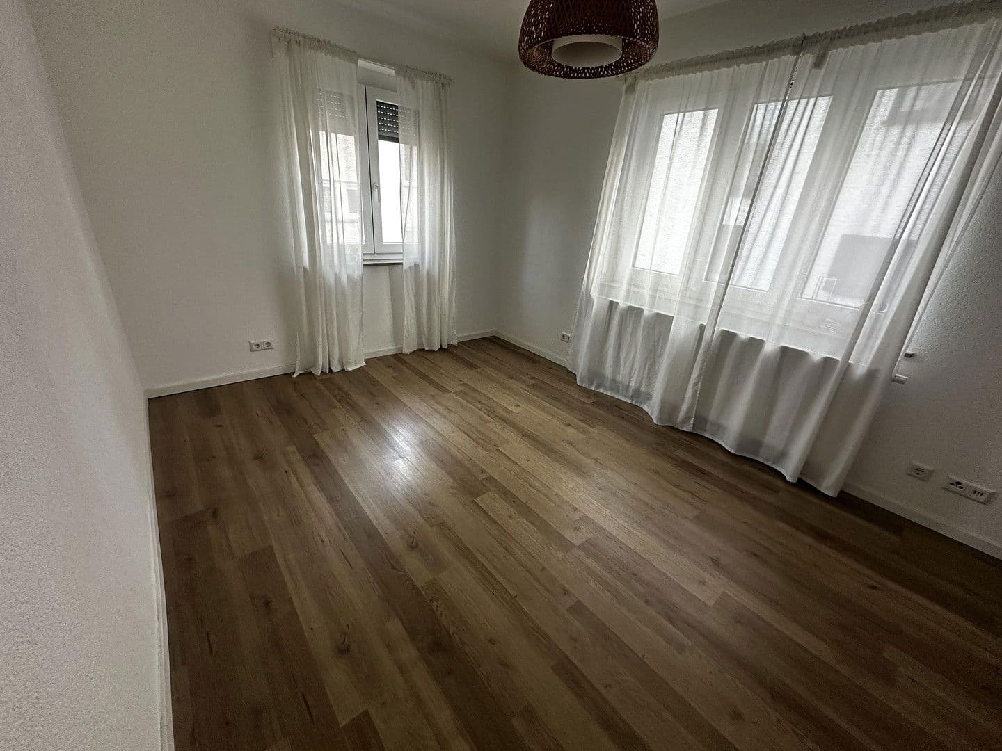 Pronájem bytu 3+1 85 m², Fuchshofstrasse 8, Ludwigsburg, Bádensko-Württembersko Pronájem bytu 3+1 85 m², Fuchshofstrasse 8, Ludwigsburg, Bádensko-Württembersko