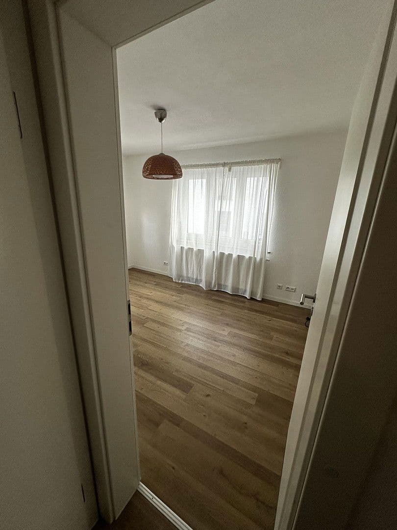 Pronájem bytu 3+1 85 m², Fuchshofstrasse 8, Ludwigsburg, Bádensko-Württembersko Pronájem bytu 3+1 85 m², Fuchshofstrasse 8, Ludwigsburg, Bádensko-Württembersko