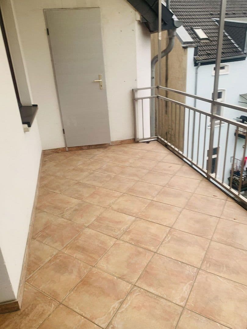 Pronájem bytu 2+1 76 m², Düsseldorf, Severní Porýní-Vestfálsko Pronájem bytu 2+1 76 m², Düsseldorf, Severní Porýní-Vestfálsko