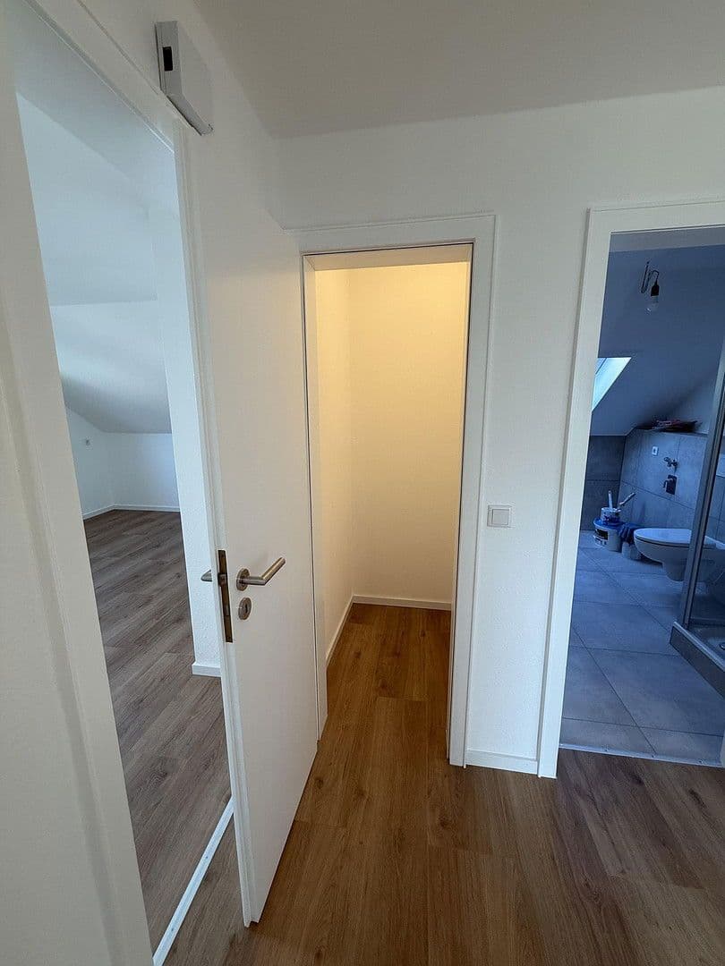 Pronájem bytu 3+1 77 m², Sommerbergstr. 27, Laudenbach, Bavorsko Pronájem bytu 3+1 77 m², Sommerbergstr. 27, Laudenbach, Bavorsko