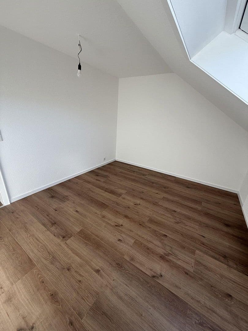 Pronájem bytu 3+1 77 m², Sommerbergstr. 27, Laudenbach, Bavorsko Pronájem bytu 3+1 77 m², Sommerbergstr. 27, Laudenbach, Bavorsko