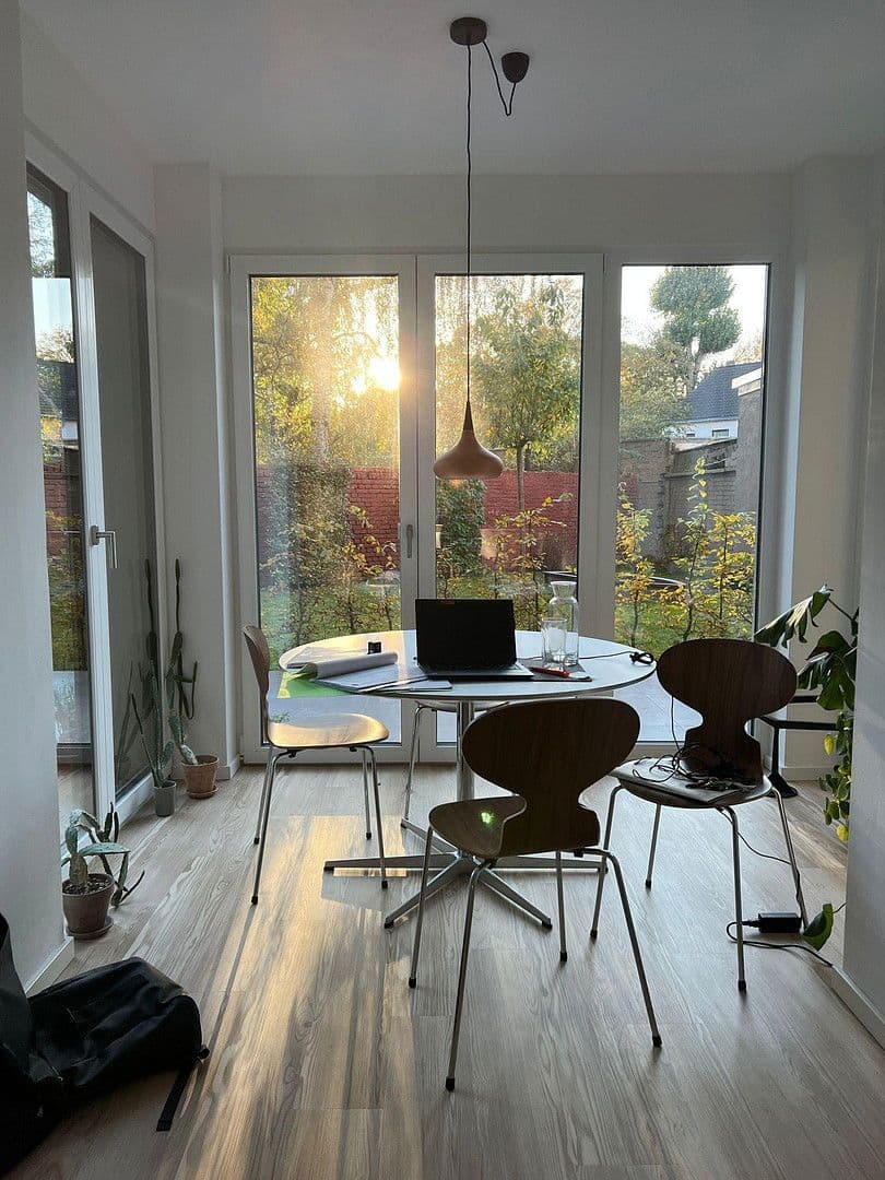 Pronájem bytu 2+1 76 m², Iltisstr. 69, Köln, Severní Porýní-Vestfálsko Pronájem bytu 2+1 76 m², Iltisstr. 69, Köln, Severní Porýní-Vestfálsko