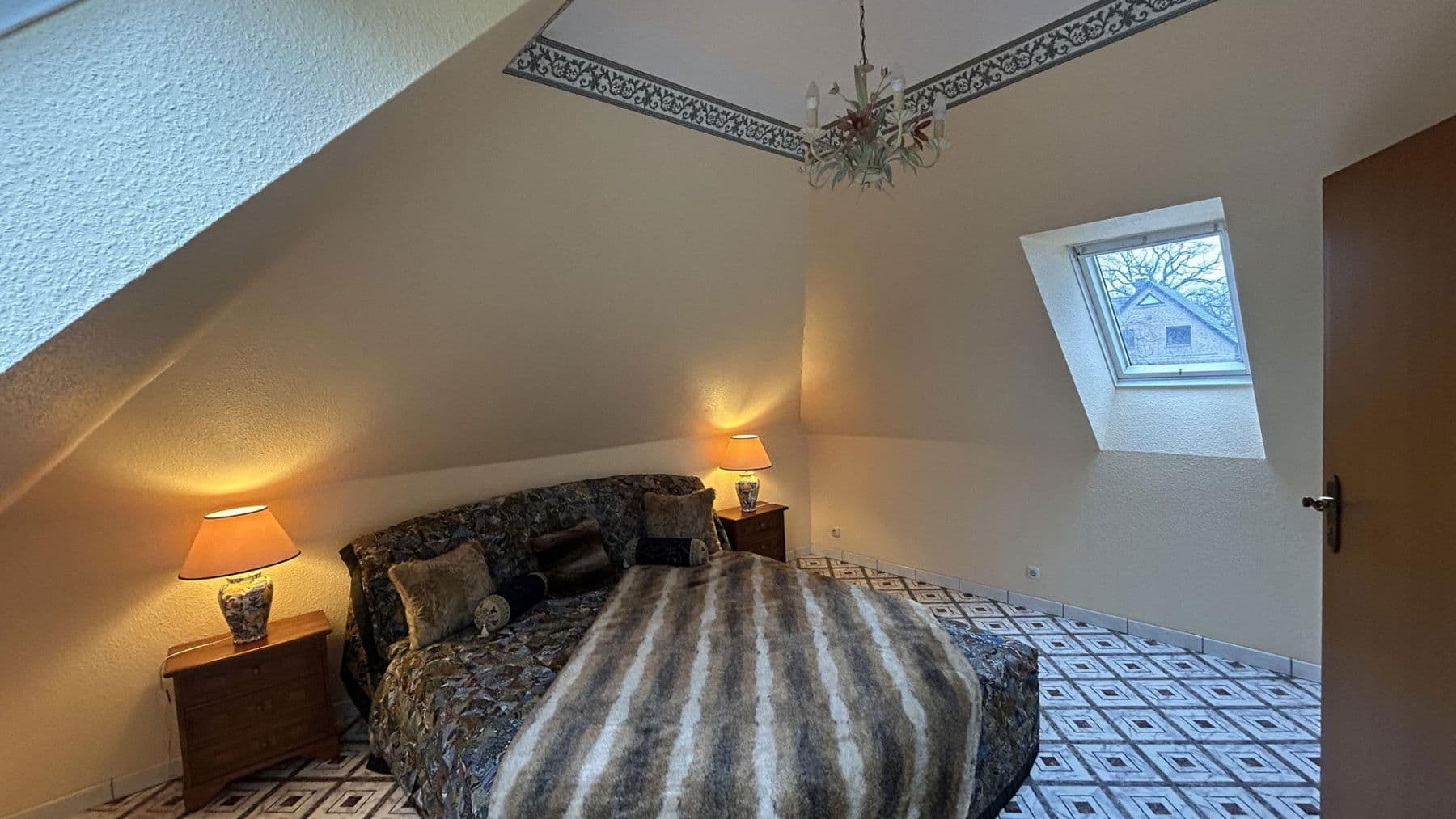 Prodej domu 343 m², pozemek 737 m², Tangstedt, Šlesvicko-Holštýnsko Prodej domu 343 m², pozemek 737 m², Tangstedt, Šlesvicko-Holštýnsko