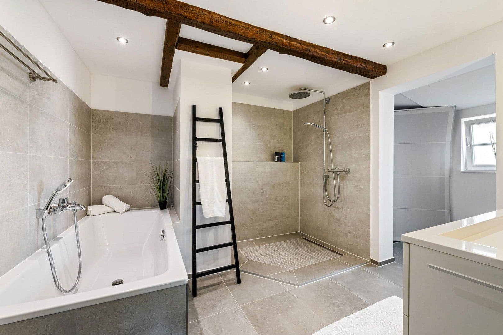 Prodej domu 360 m², pozemek 1.400 m², Jork, Dolní Sasko Prodej domu 360 m², pozemek 1.400 m², Jork, Dolní Sasko