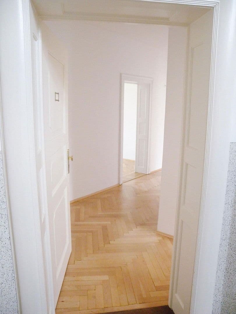 Prodej bytu 3+1 87 m², Alramstr. 15, München, Bavorsko Prodej bytu 3+1 87 m², Alramstr. 15, München, Bavorsko