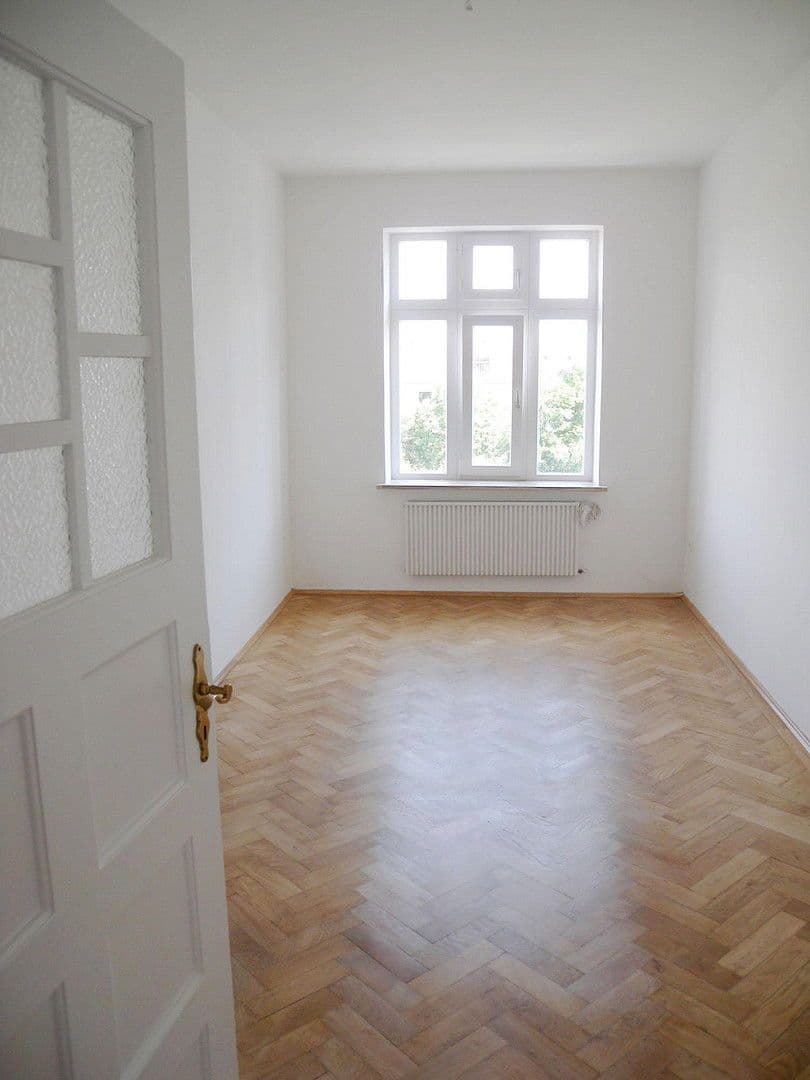 Prodej bytu 3+1 87 m², Alramstr. 15, München, Bavorsko Prodej bytu 3+1 87 m², Alramstr. 15, München, Bavorsko