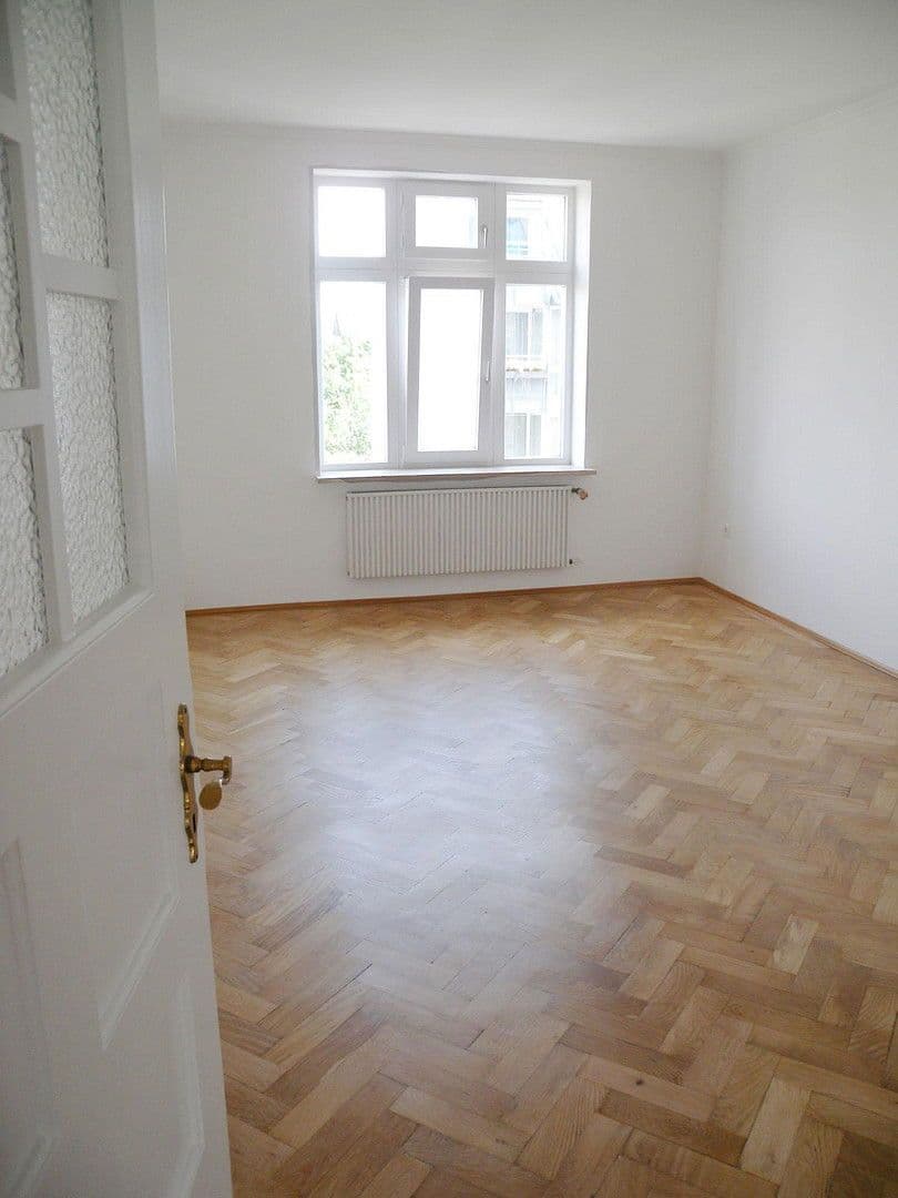 Prodej bytu 3+1 87 m², Alramstr. 15, München, Bavorsko Prodej bytu 3+1 87 m², Alramstr. 15, München, Bavorsko
